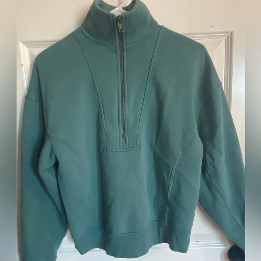 UNIVERSAL THREAD QUARTER ZIP! - Picture 2 of 5